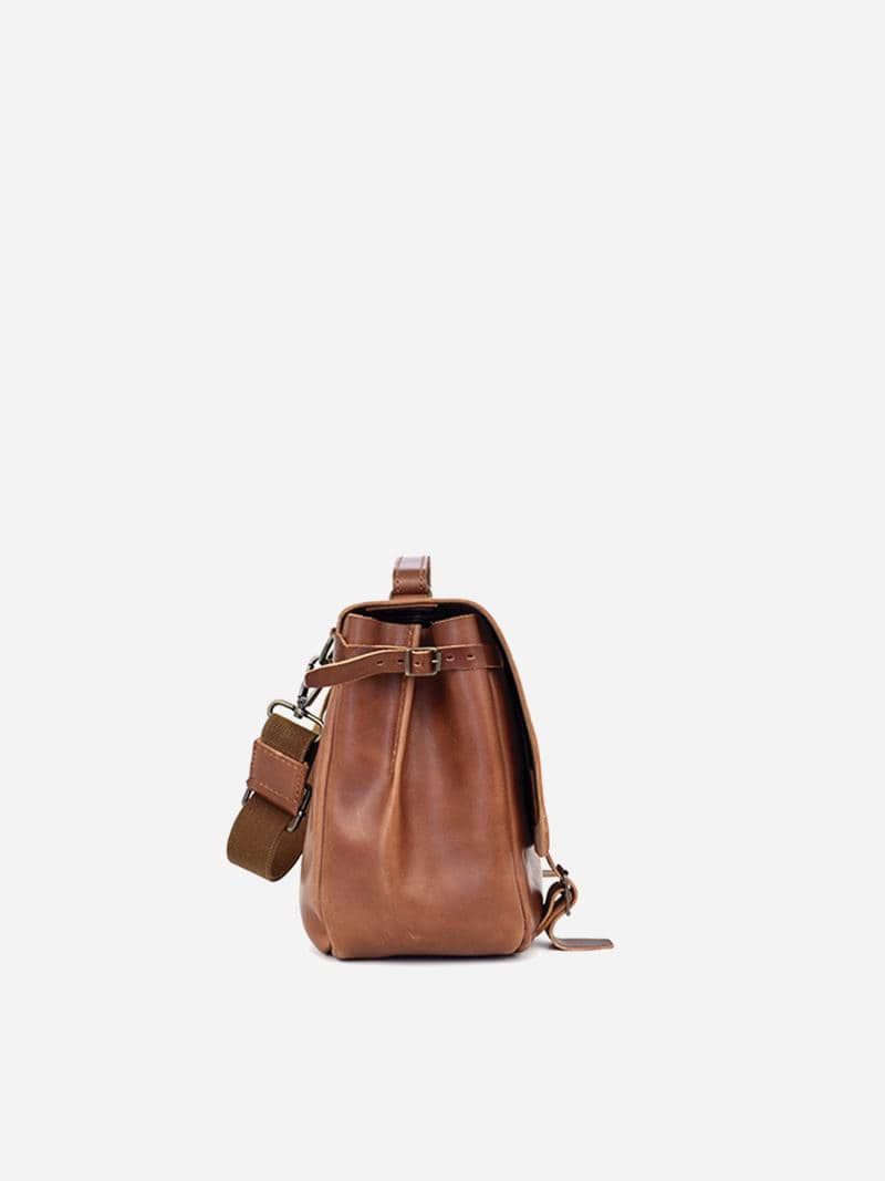 Aire Brown Messenger Bag | Ideal & Co