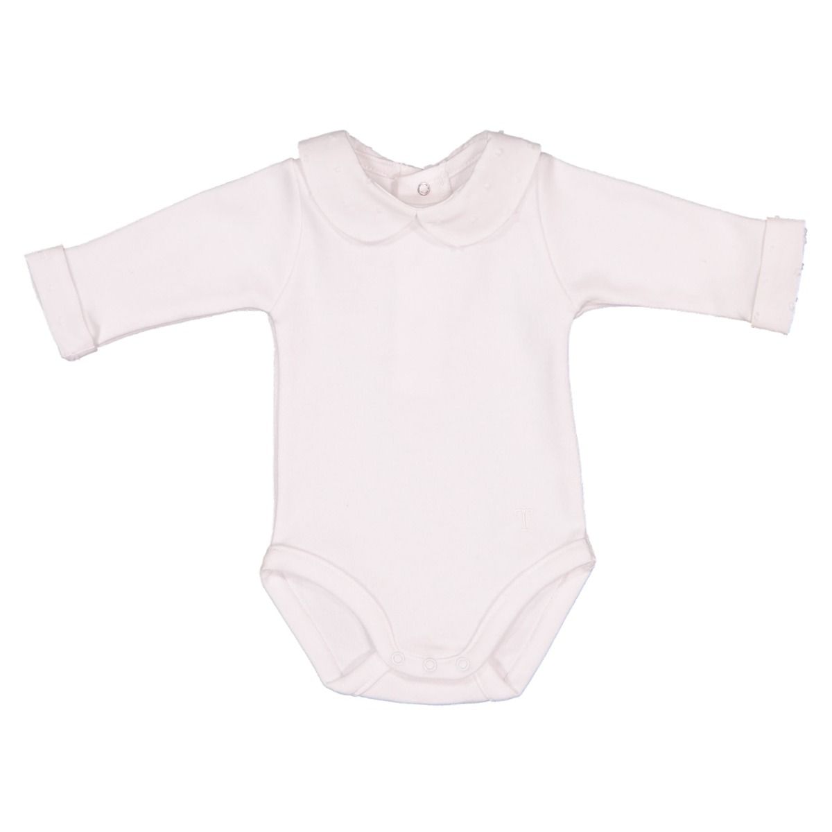 Elegance and comfort give life to Tierno Timeless Classic Bodyvest, a must-have for any newborn closet that lasts for many generations. Perfect to lay under our Tierno Timeless Classic Bloomers or to look stunning with our Tierno Green Bonnet and Booties,