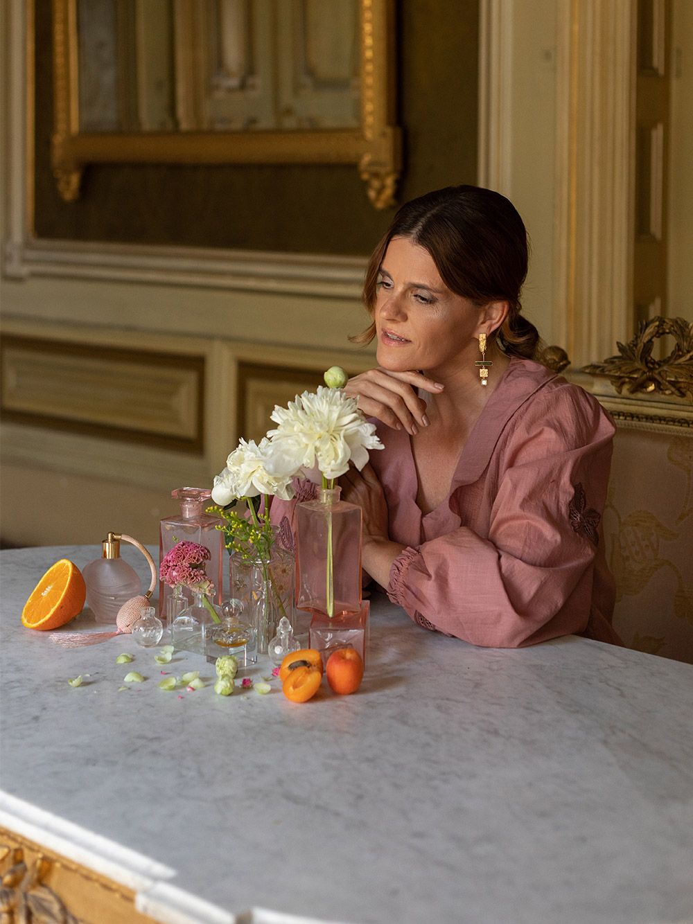 Articulated parfum earrings