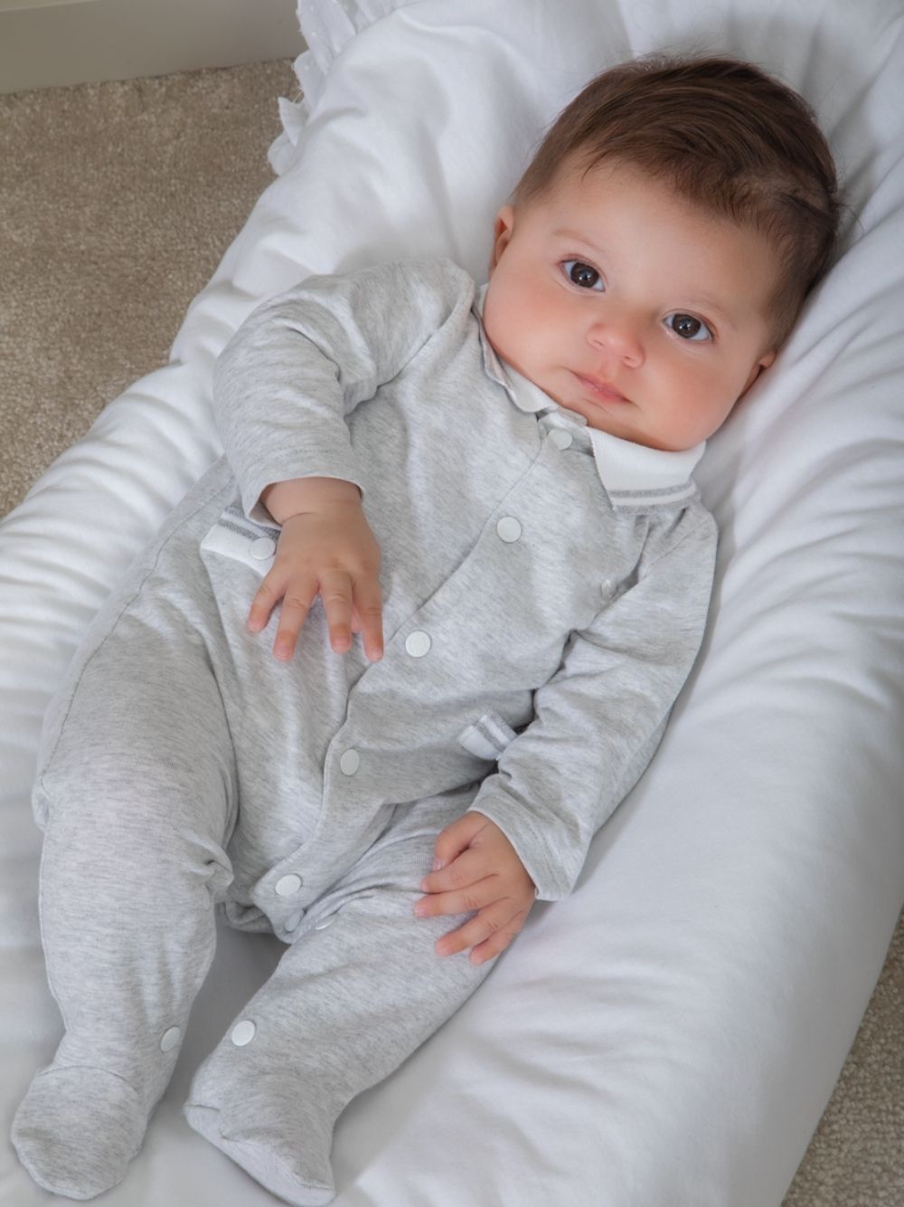 Babygrow de bebé menino de jersey cinzento